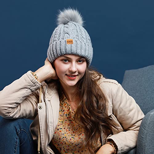 REDESS Women Winter Pompom Beanie Hat with Warm Fleece Lined