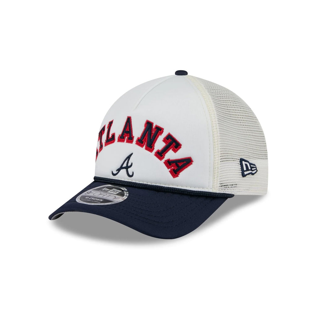 New Era MLB Chrome Arch 9FORTY M-Crown A-Frame Trucker Mesh Adjustable Snapback Hat One Size Fits All - Atlanta Braves - Navy